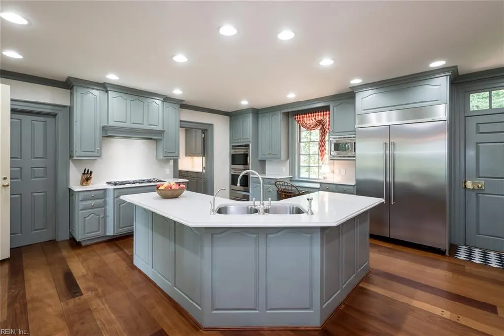 Virginia Beach, Virginia 23451, United States, 5 Bedrooms Bedrooms, ,7 BathroomsBathrooms,Residential,Active,197449