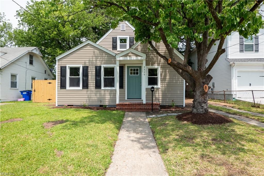 Photo of 7534 Yorktown Drive, Norfolk, VA 23505 (MLS # 10639366)