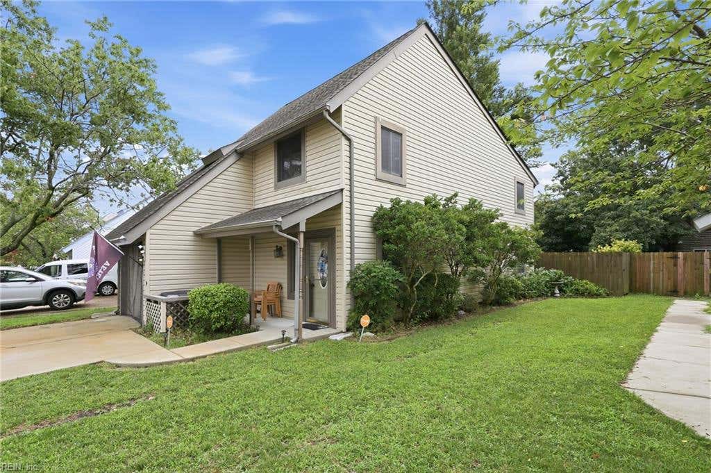 Photo of 615 Masefield Circle, Virginia Beach, VA 23452 (MLS # 10645716)