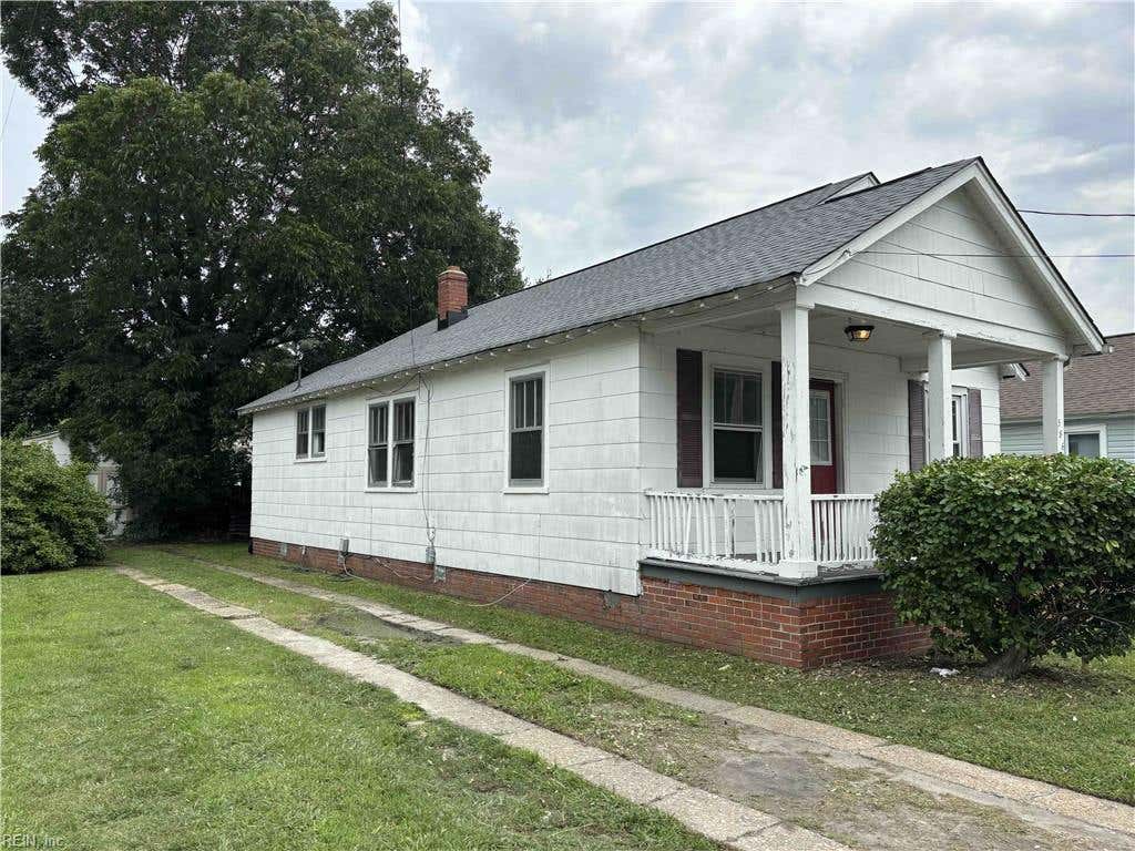 Photo of 386 Leeland Avenue, Hampton, VA 23661 (MLS # 10646529)