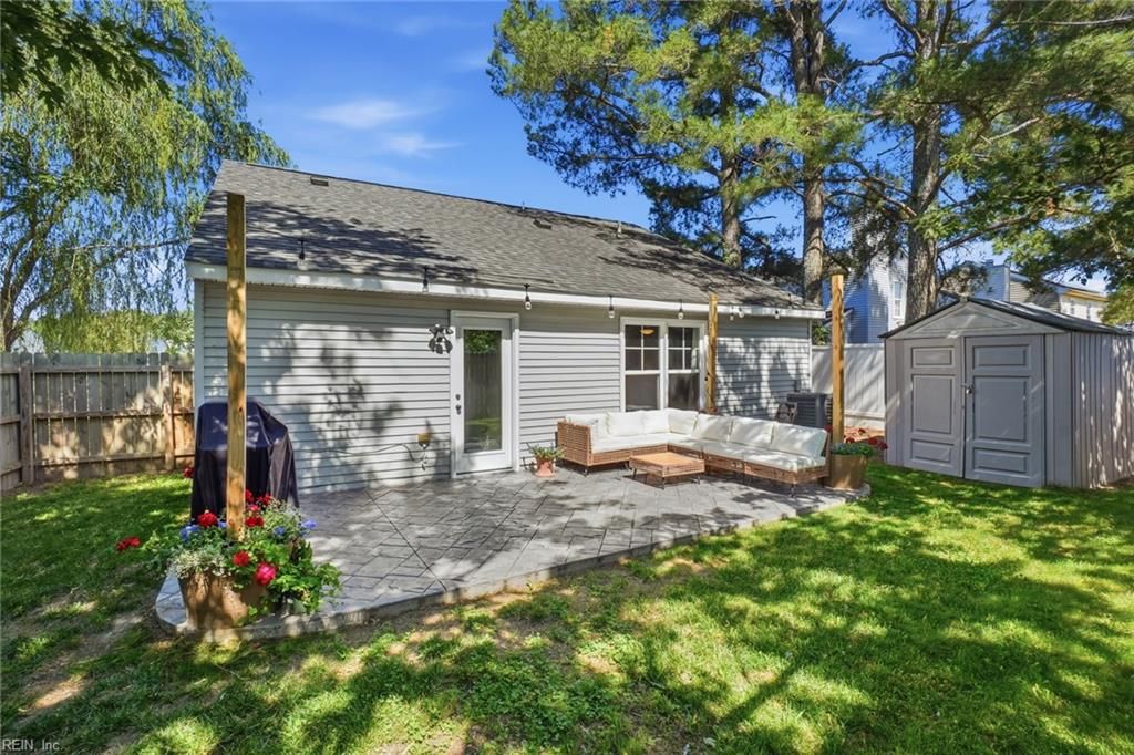 Photo of 1801 Bloomfield Drive, Virginia Beach, VA 23453 (MLS # 10638345)