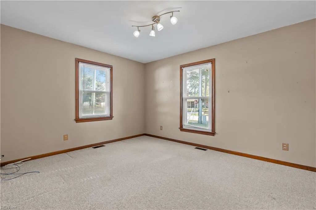 Portsmouth, Virginia 23701, United States, 3 Bedrooms Bedrooms, ,2 BathroomsBathrooms,Residential,Active,233617