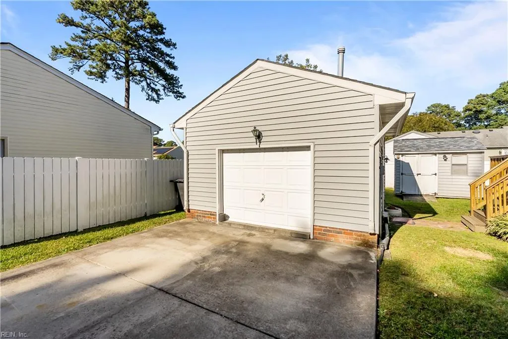 Portsmouth, Virginia 23701, United States, 3 Bedrooms Bedrooms, ,2 BathroomsBathrooms,Residential,Active,233617