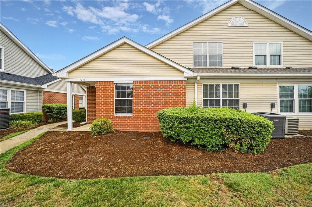Photo of 1713 Orchard Way, Chesapeake, VA 23320 (MLS # 10641020)