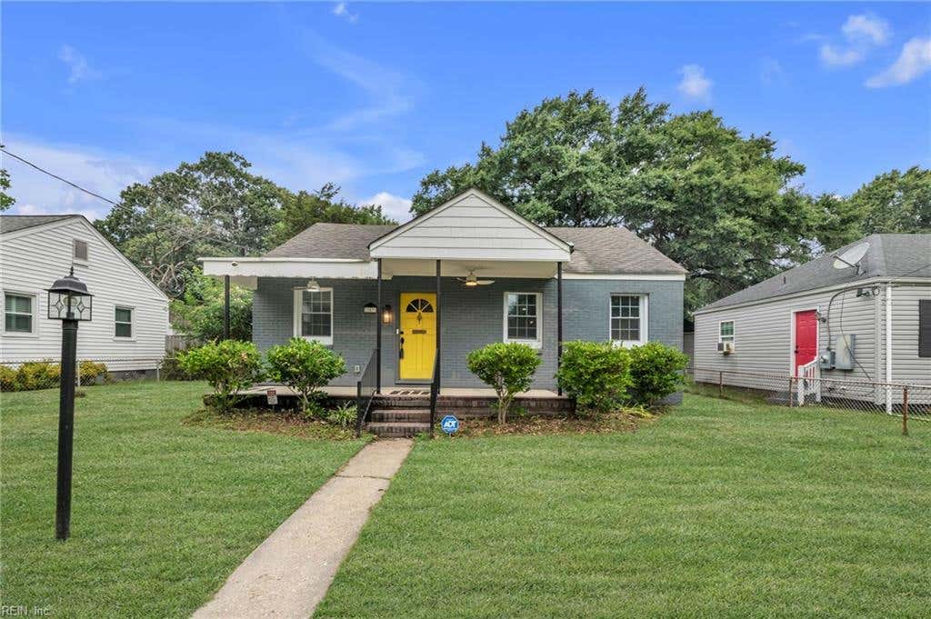 Photo of 103 Decatur Street, Portsmouth, VA 23702 (MLS # 10640306)