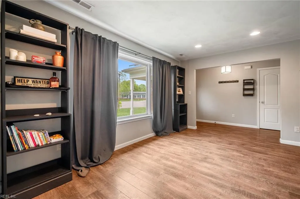 Virginia Beach, Virginia 23464, United States, 3 Bedrooms Bedrooms, ,2 BathroomsBathrooms,Residential,Active,111436