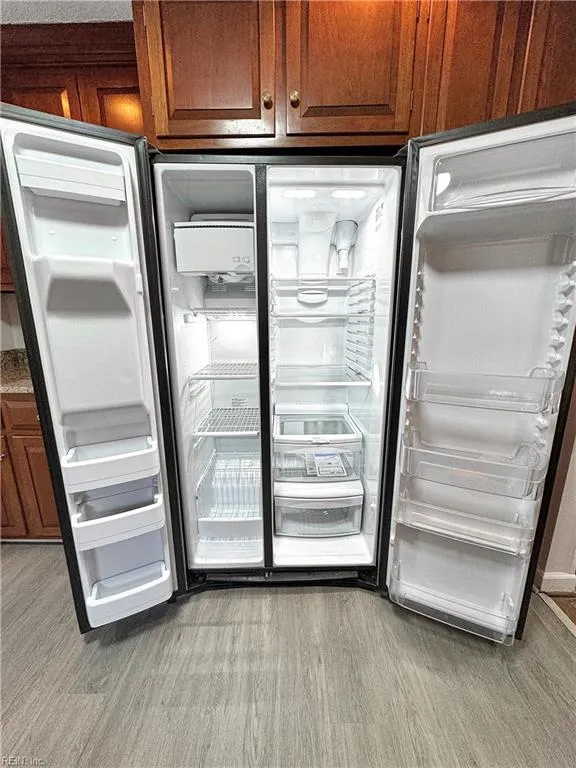 Williamsburg, Virginia 23185, United States, 3 Bedrooms Bedrooms, ,3 BathroomsBathrooms,Residential,Pending,19392