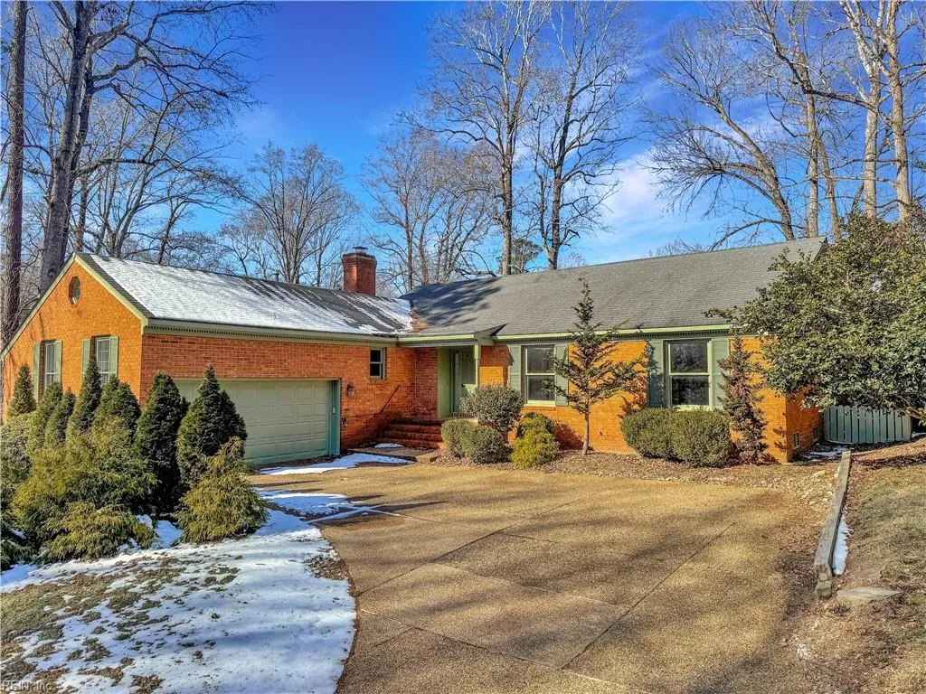 Williamsburg, Virginia 23185, United States, 3 Bedrooms Bedrooms, ,3 BathroomsBathrooms,Residential,Pending,19392