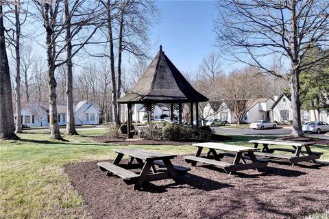 Townhouse in Williamsburg VA 8330 Barons Court 30.jpg