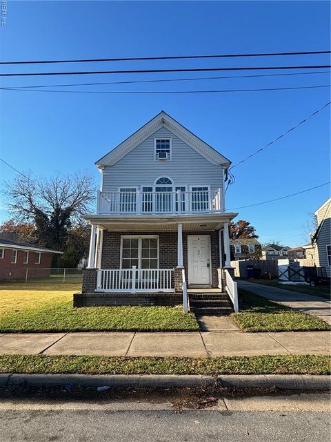 Photo of 621 Center Avenue, Newport News, VA 23601 (MLS # 10611702)