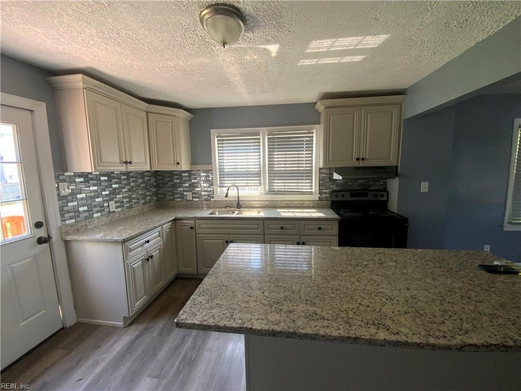 Photo of 1118 N Mallory Street, Hampton, VA 23661 (MLS # 10652217)