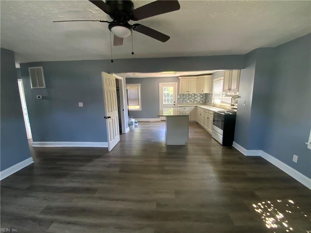 Photo of 1118 N Mallory Street, Hampton, VA 23661 (MLS # 10652217)