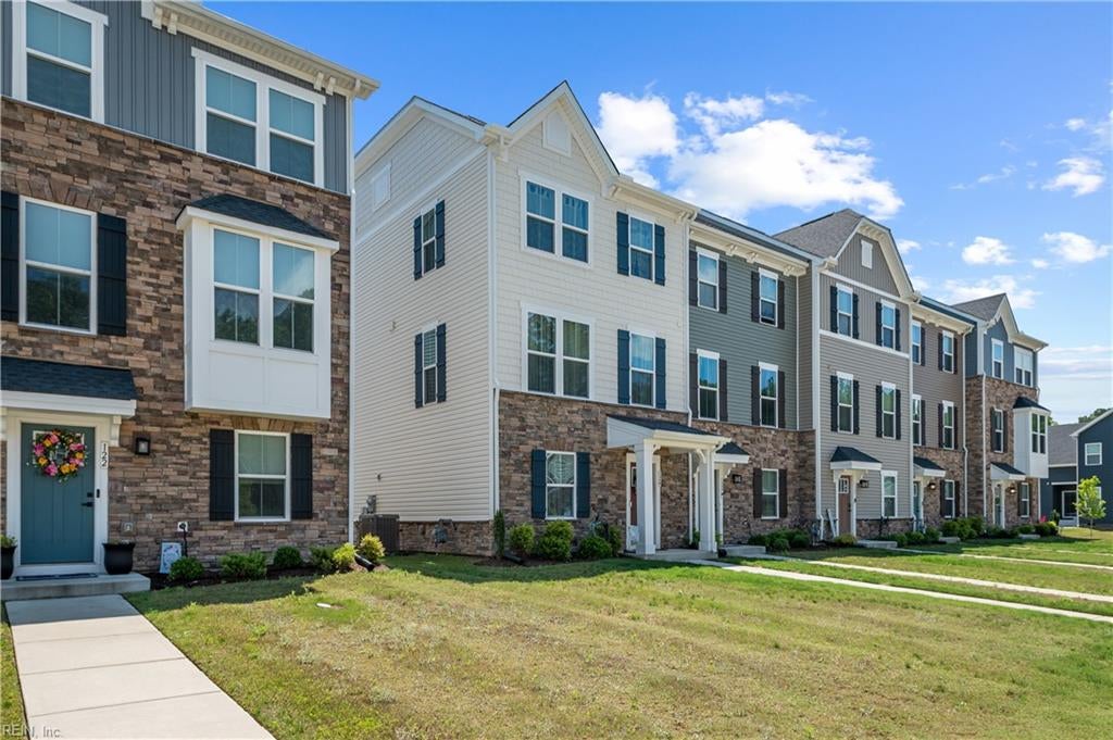 Photo of 124 Fishermans Way, Poquoson, VA 23662 (MLS # 10637197)