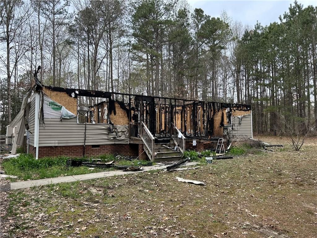 Photo of 5900 Irish Yard Court, Providence Forge, VA 23140 (MLS # 10629400)