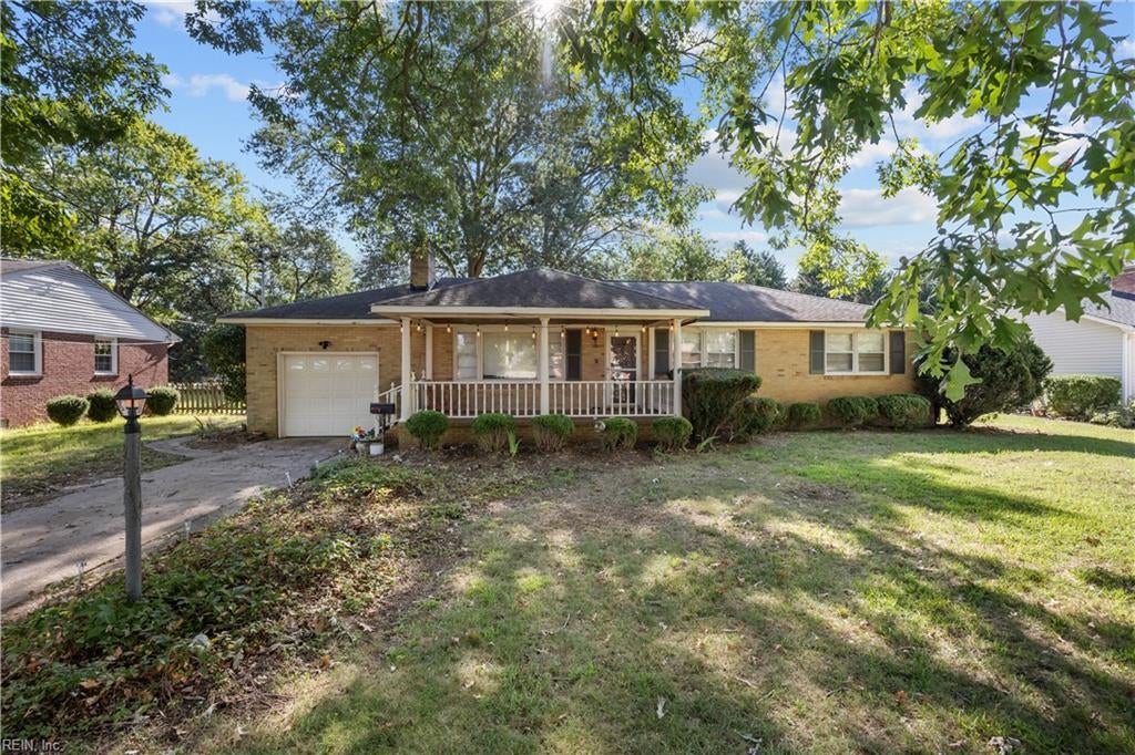 Photo of 35 Wendfield Circle, Newport News, VA 23601 (MLS # 10653133)