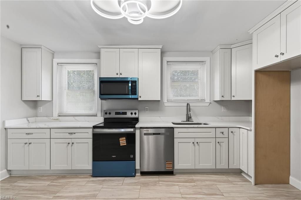 Photo of 412 West Road, Portsmouth, VA 23707 (MLS # 10633940)
