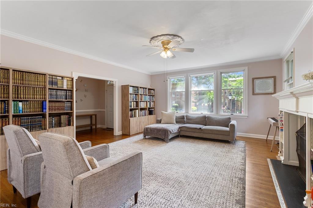 424 W Princess Anne RD