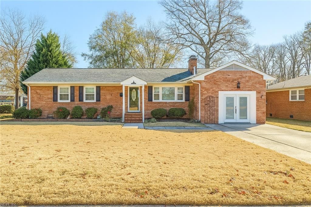 Photo of 7 Green Court, Newport News, VA 23601 (MLS # 10612264)