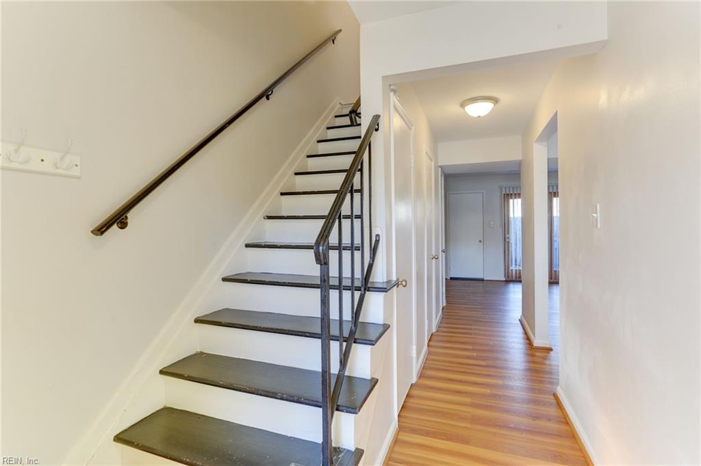 Photo of 2220 Windom Place, Virginia Beach, VA 23454 (MLS # 10653369)