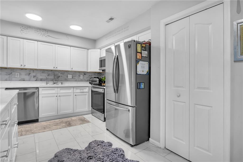 137 White Cedar LN