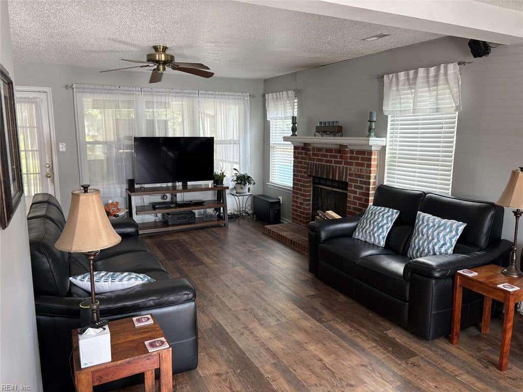 Photo of 924 Whisper Hollow Drive, Chesapeake, VA 23322 (MLS # 10651144)