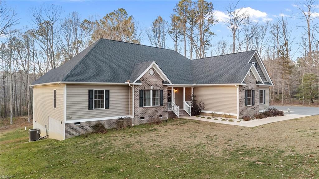 Photo of 758 Mariners Woods Drive, Hartfield, VA 23071 (MLS # 10615518)