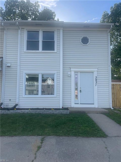 Photo of 3931 Kiwanis Loop, Virginia Beach, VA 23456 (MLS # 10639686)