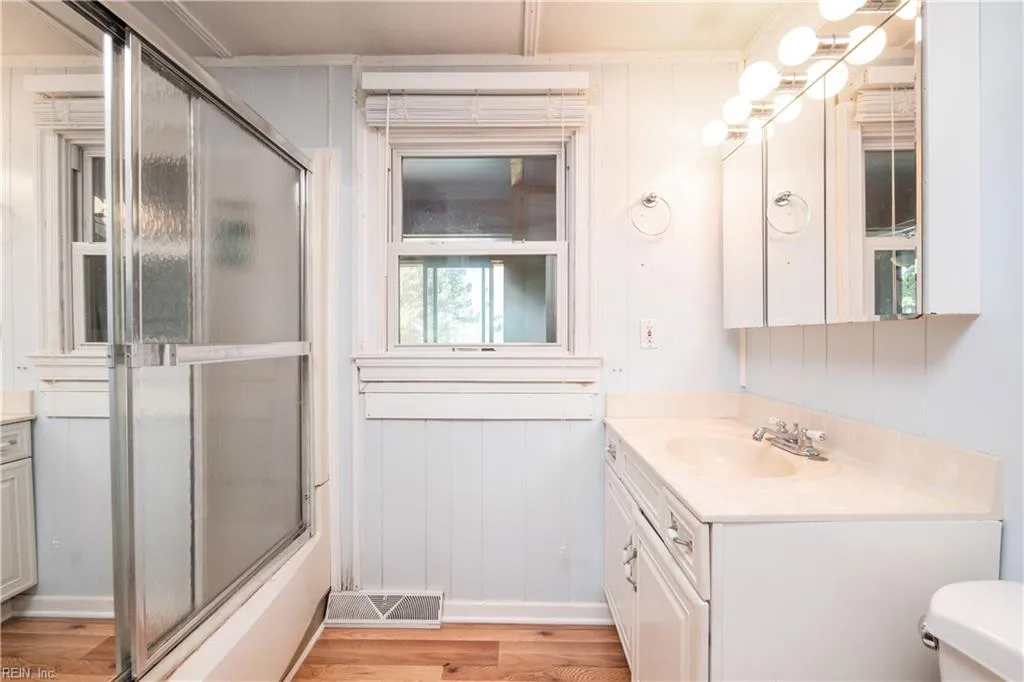 Painter, Virginia 23420, United States, 3 Bedrooms Bedrooms, ,2 BathroomsBathrooms,Residential,Pending,122048