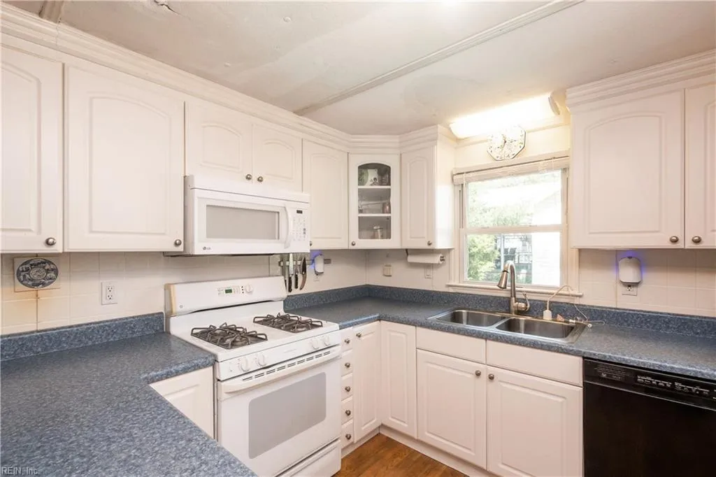 Painter, Virginia 23420, United States, 3 Bedrooms Bedrooms, ,2 BathroomsBathrooms,Residential,Pending,122048