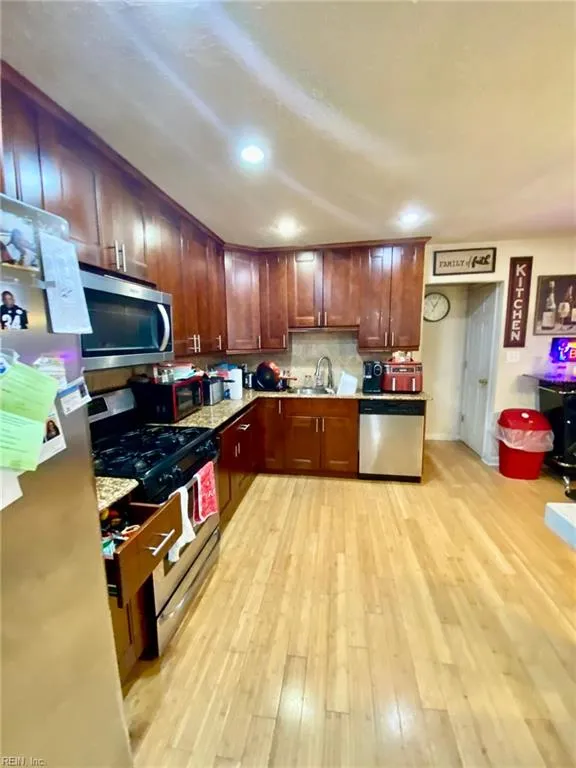 Portsmouth, Virginia 23704, United States, 4 Bedrooms Bedrooms, ,2 BathroomsBathrooms,Residential,Pending,211419