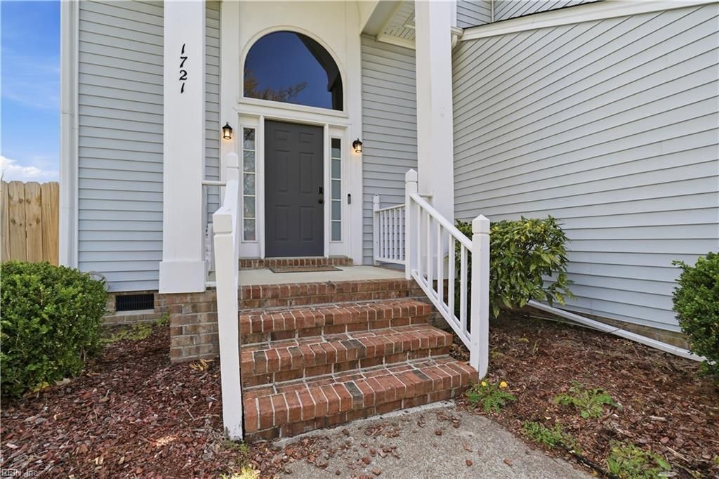 Photo of 1721 Chestwood Drive, Virginia Beach, VA 23453 (MLS # 10627579)