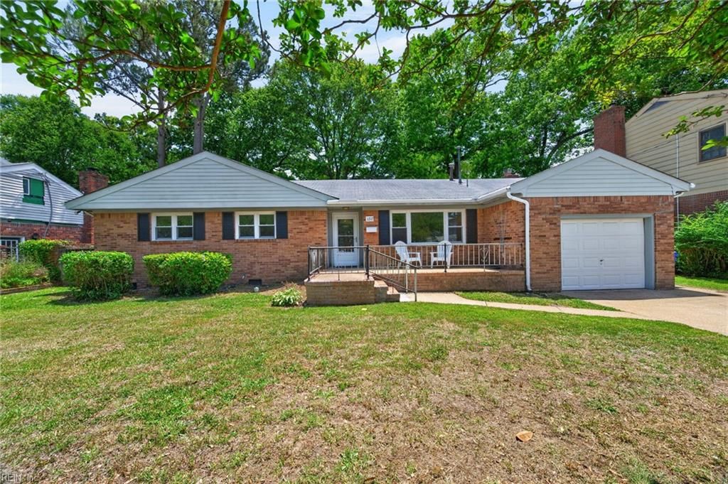 Photo of 137 Lafayette Avenue, Norfolk, VA 23503 (MLS # 10639425)