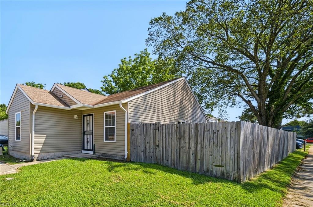 Photo of 800 Stephanie Court, Virginia Beach, VA 23462 (MLS # 10652238)