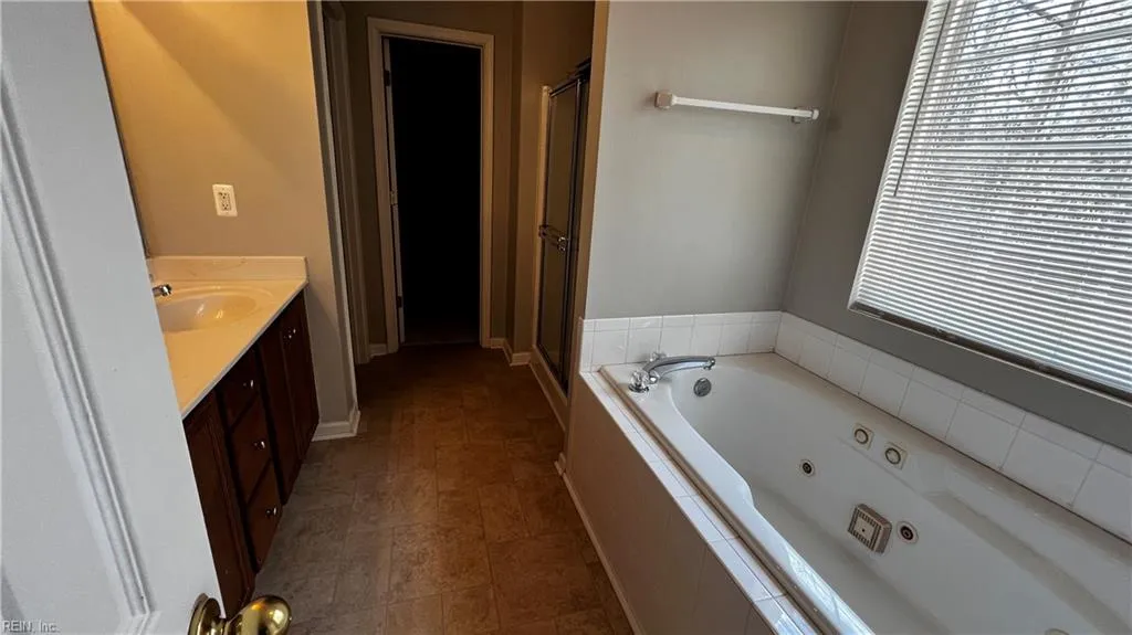 Suffolk, Virginia 23434, United States, 4 Bedrooms Bedrooms, ,3 BathroomsBathrooms,Residential,Active,27463