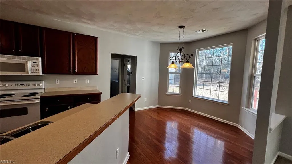 Suffolk, Virginia 23434, United States, 4 Bedrooms Bedrooms, ,3 BathroomsBathrooms,Residential,Active,27463