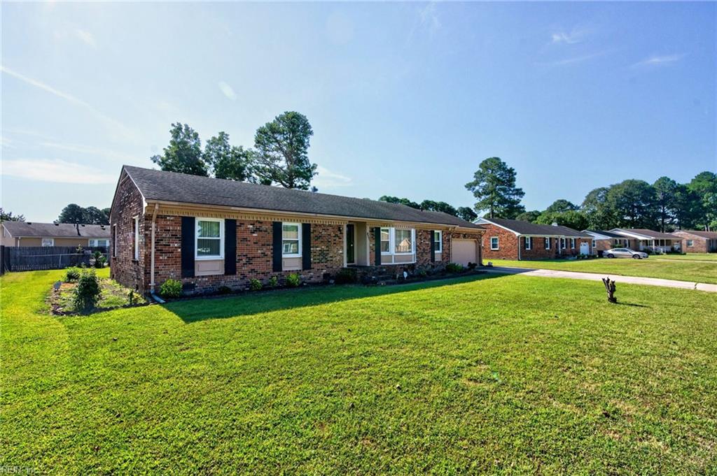 Photo of 807 Nottingham Road, Portsmouth, VA 23701 (MLS # 10654526)