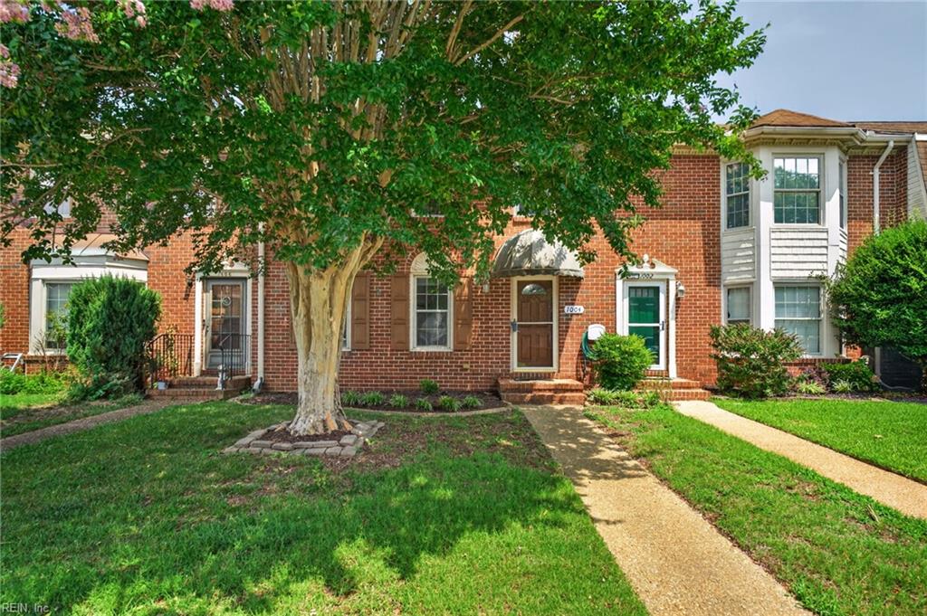 Photo of 1004 Tottenham Lane, Virginia Beach, VA 23454 (MLS # 10645813)
