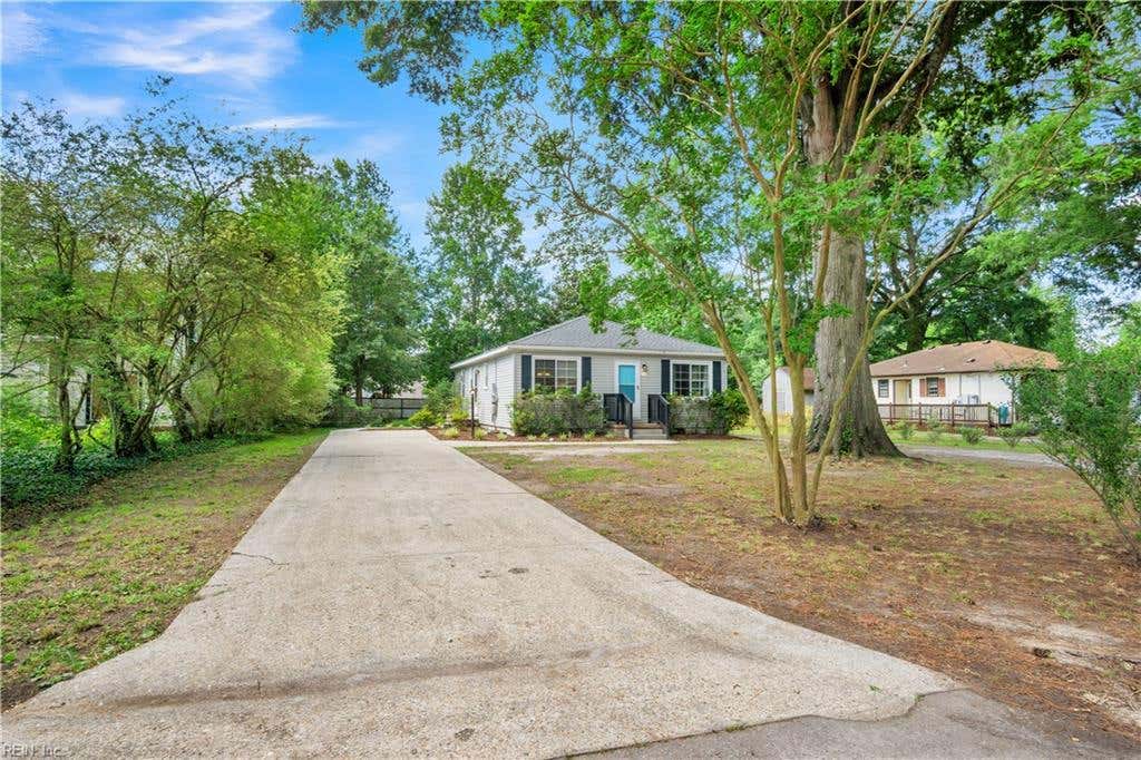 Photo of 113 Glovers Court, Chesapeake, VA 23322 (MLS # 10640991)
