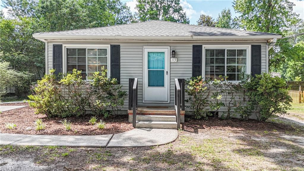 Photo of 113 Glovers Court, Chesapeake, VA 23322 (MLS # 10640991)