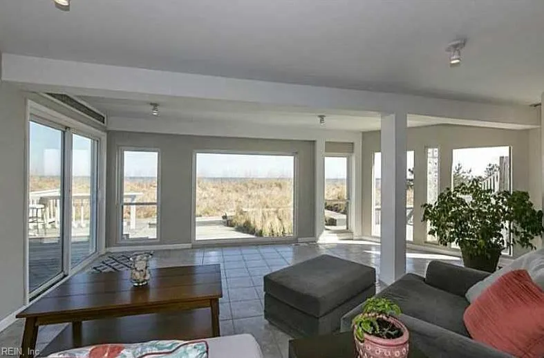 Norfolk, Virginia 23503, United States, 4 Bedrooms Bedrooms, ,2 BathroomsBathrooms,Residential,Pending,102920