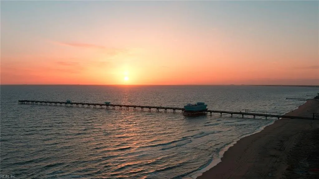 Norfolk, Virginia 23503, United States, 4 Bedrooms Bedrooms, ,2 BathroomsBathrooms,Residential,Pending,102920