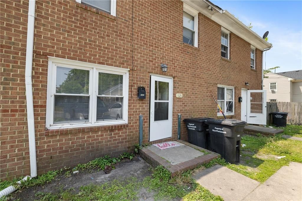 Photo of 1121 Fayette Street, Portsmouth, VA 23704 (MLS # 10628654)