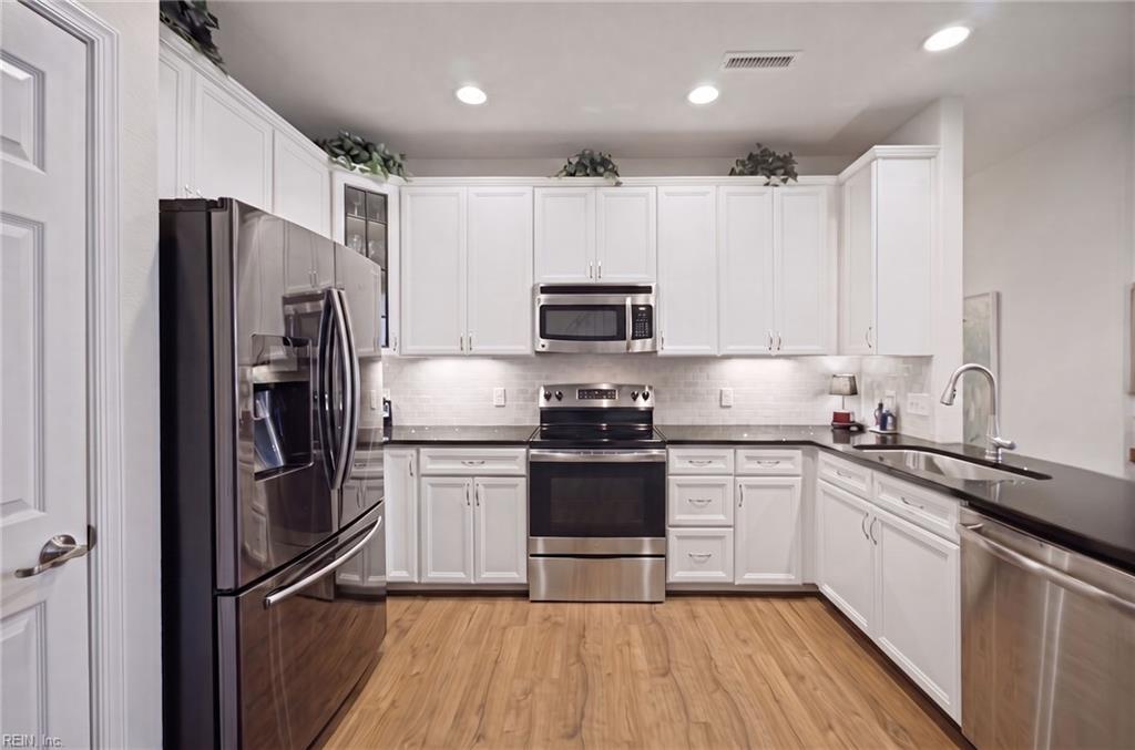 Photo of 1219 Granton Terrace, Chesapeake, VA 23322 (MLS # 10643172)