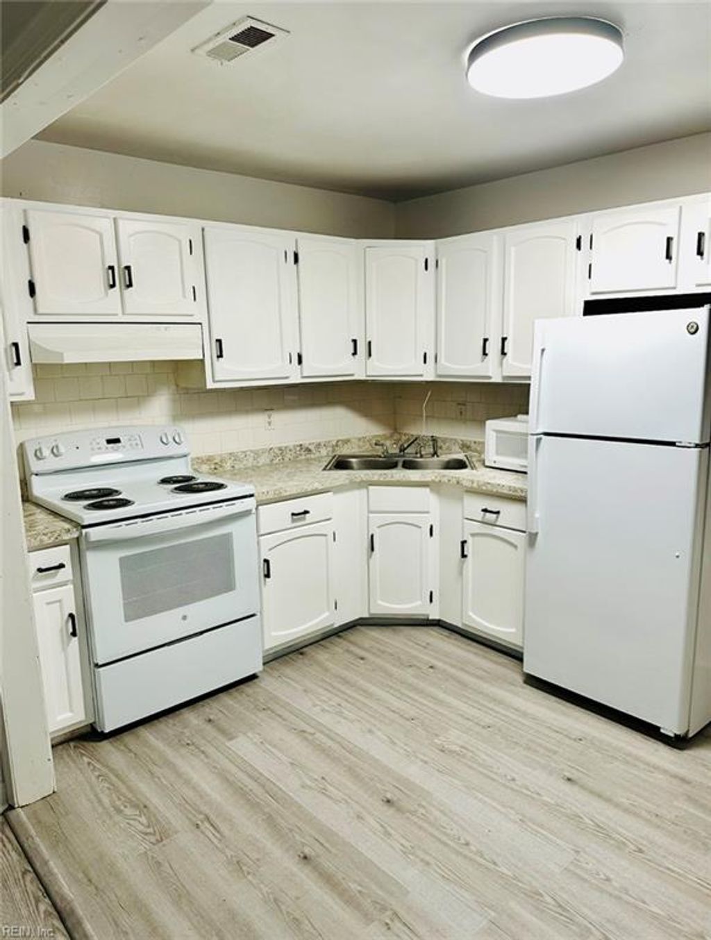 Photo of 2118 Madison Avenue, Newport News, VA 23607 (MLS # 10613409)