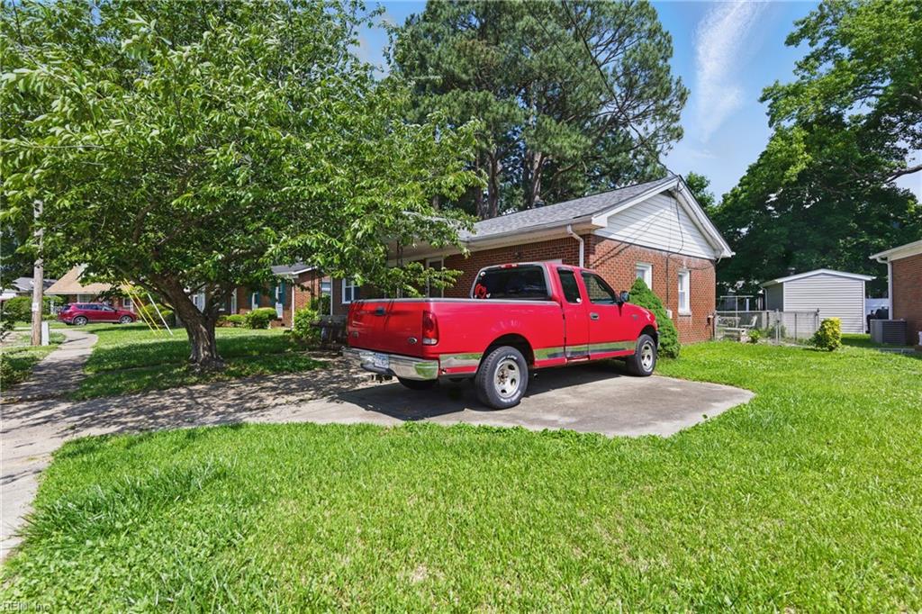 1348 Carlton CT