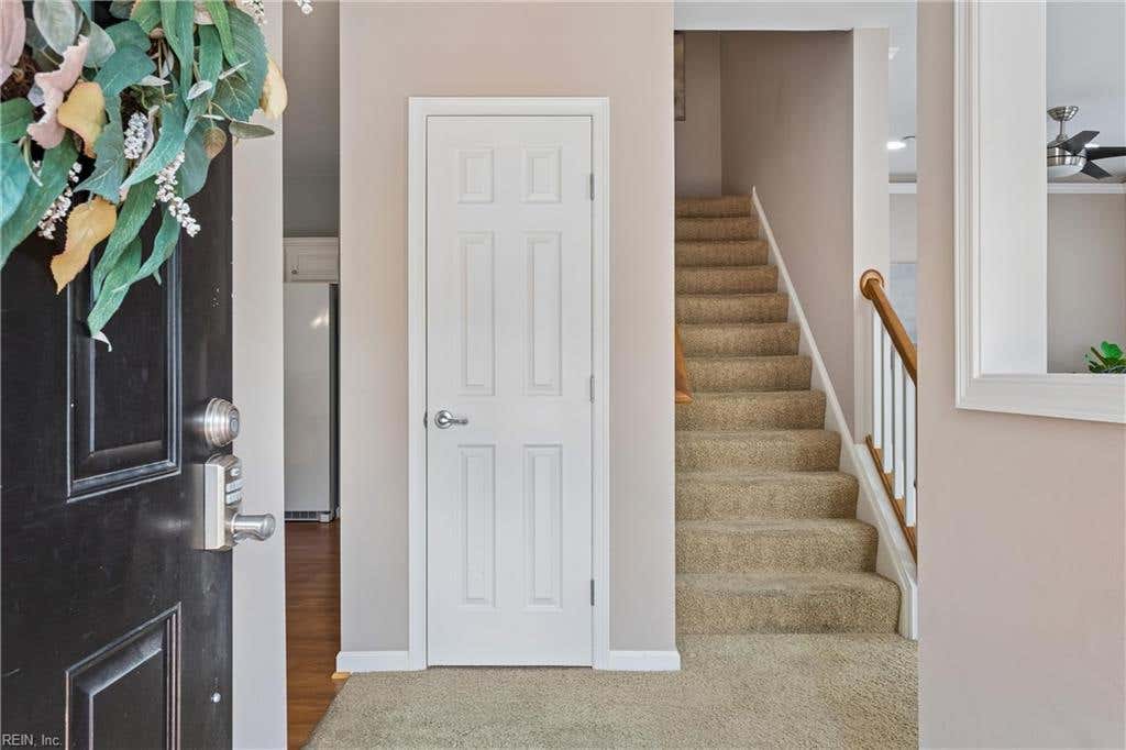 Photo of 2008 Duntrune Glen, Williamsburg, VA 23188 (MLS # 10646726)