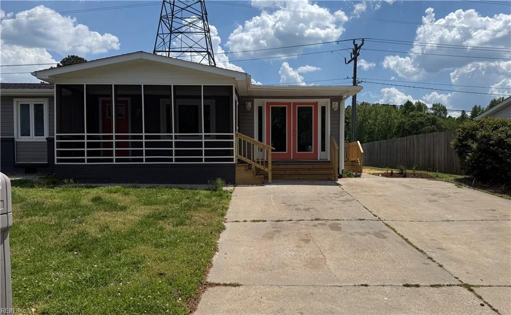 Photo of 1239 Blythewood Lane, Suffolk, VA 23434 (MLS # 10631764)