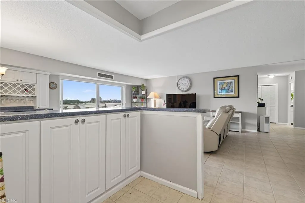 Portsmouth, Virginia 23704, United States, 1 Bedroom Bedrooms, ,1 BathroomBathrooms,Residential,Active,213646