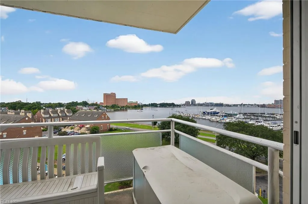 Portsmouth, Virginia 23704, United States, 1 Bedroom Bedrooms, ,1 BathroomBathrooms,Residential,Active,213646