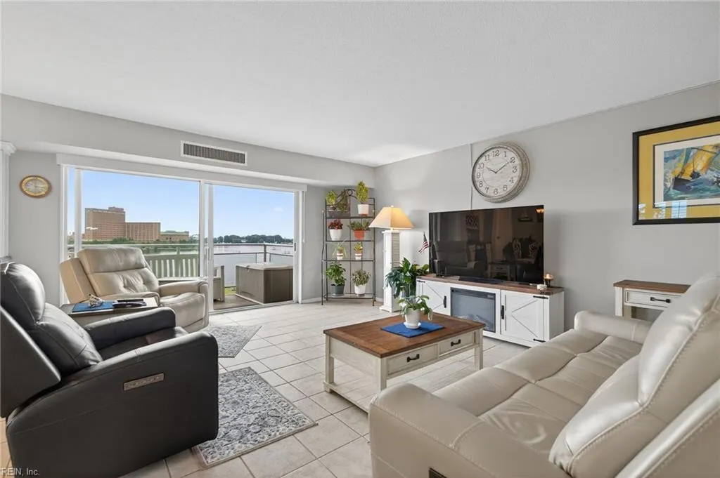 Portsmouth, Virginia 23704, United States, 1 Bedroom Bedrooms, ,1 BathroomBathrooms,Residential,Active,213646